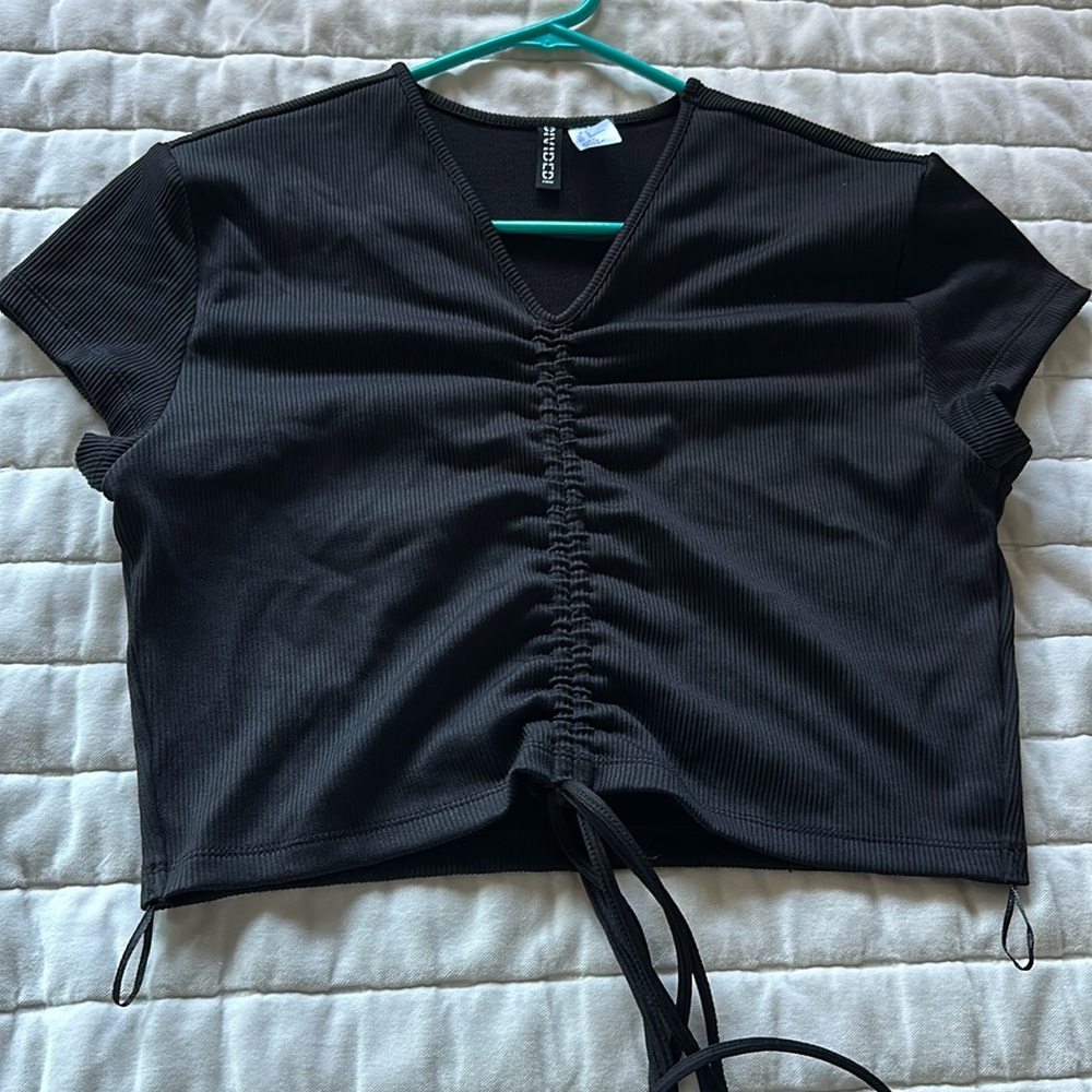 H&M | DIVIDED